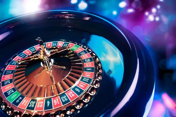 Crash game multiplier progression and cashout